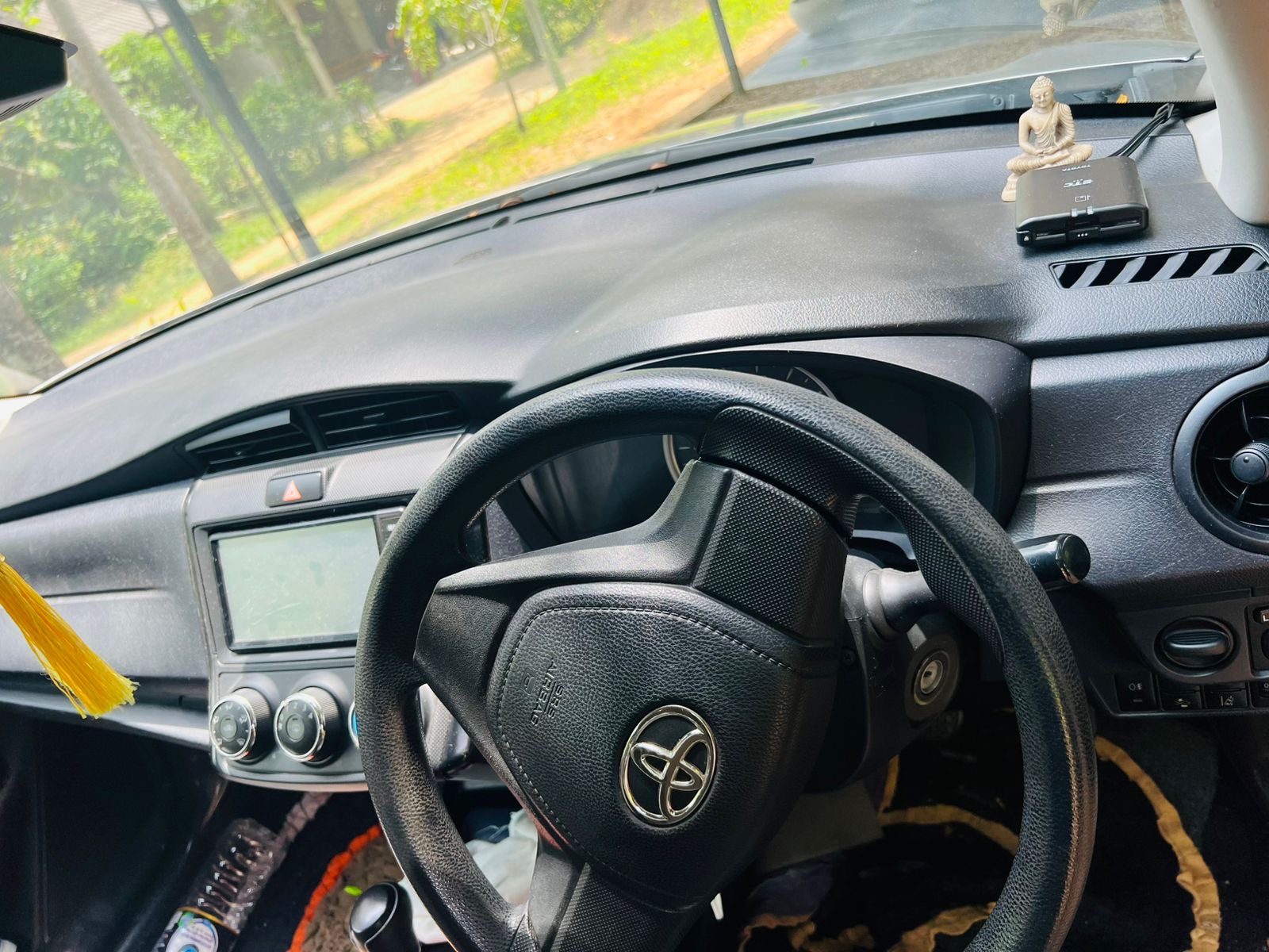 Toyota Axio 2016 - பயன்படுத்தப்பட்டது கார் sale in Sri Lanka - patpat.lk