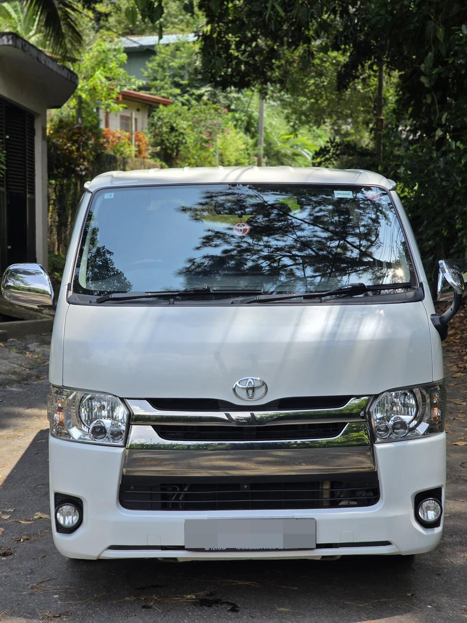 Toyota Hiace 2015 - Used Van sale in Sri Lanka - patpat.lk