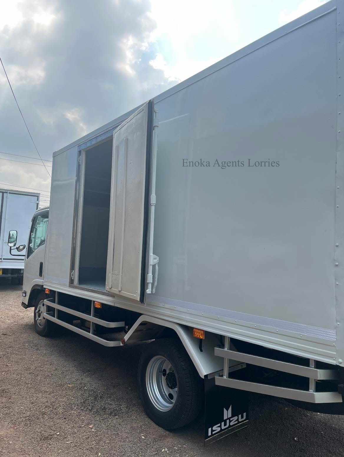 Isuzu ELF 2010 - பயன்படுத்தப்பட்டது டிரக் sale in Sri Lanka - patpat.lk