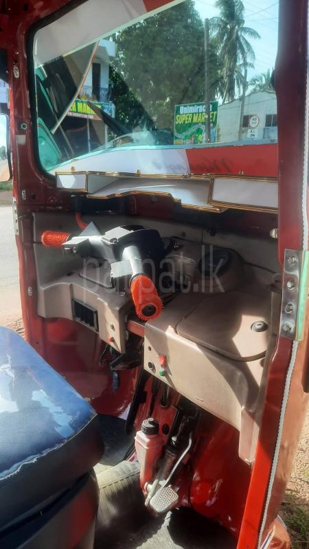 Bajaj Three Wheel 2016 - பயன்படுத்தப்பட்டது முச்சக்கர வண்டி sale in Sri Lanka - patpat.lk