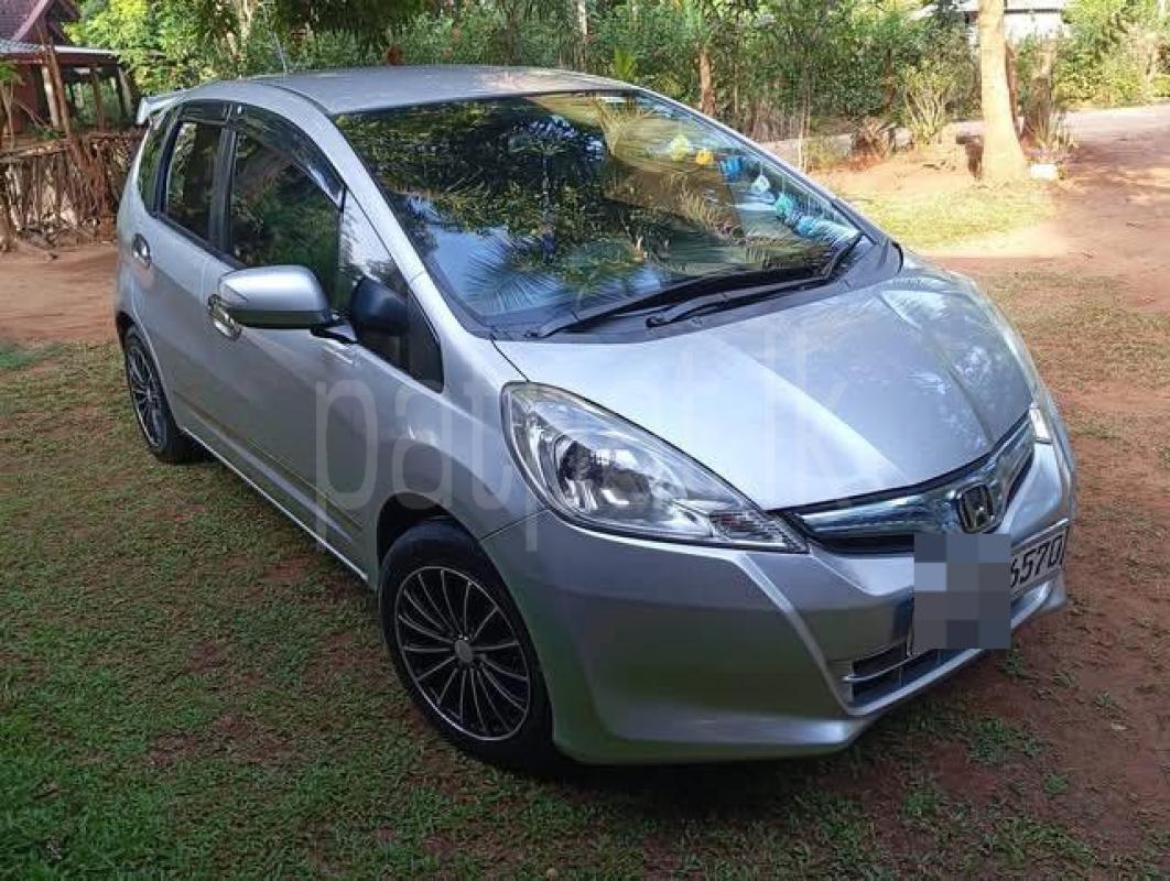 Honda Fit 2015 - භාවිතා කරන ලද කාර් sale in Sri Lanka - patpat.lk