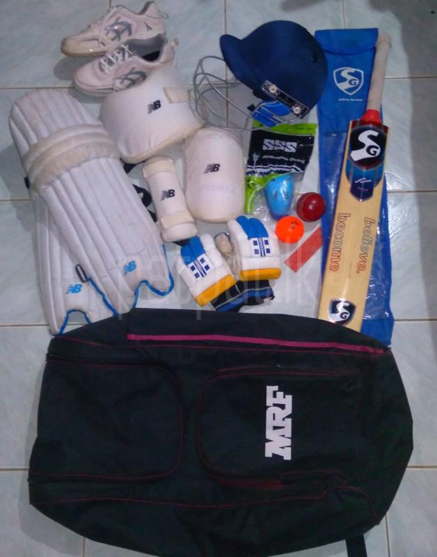 SG kasmir willow cricket bat with NB gaurds. Free 6 value items ads-image-1