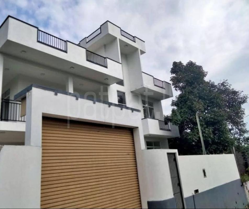 House for Sale in Athurugiriya