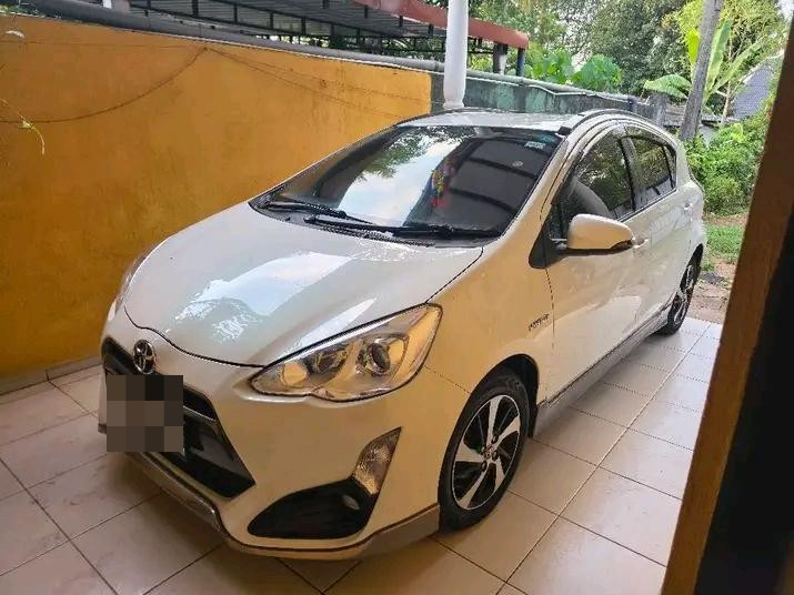 Toyota Aqua 2015 - Used Car sale in Sri Lanka - patpat.lk