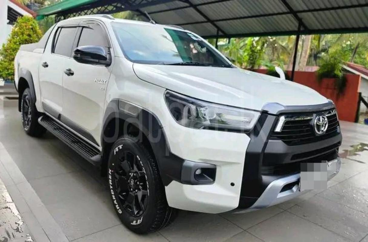 Toyota Hilux 2018 - பயன்படுத்தப்பட்டது சரக்கு போக்குவரத்து sale in Sri Lanka - patpat.lk