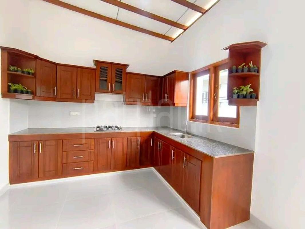 House for Sale in Athurugiriya