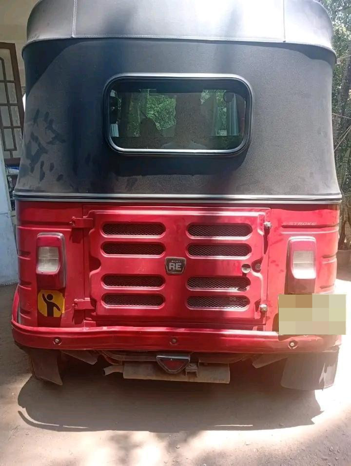 Bajaj Three Wheel 2015 - பயன்படுத்தப்பட்டது முச்சக்கர வண்டி sale in Sri Lanka - patpat.lk