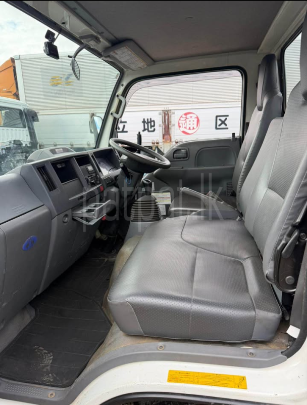 Isuzu ELF 2019 - අලුත් ට්‍රක් රථය sale in Sri Lanka - patpat.lk