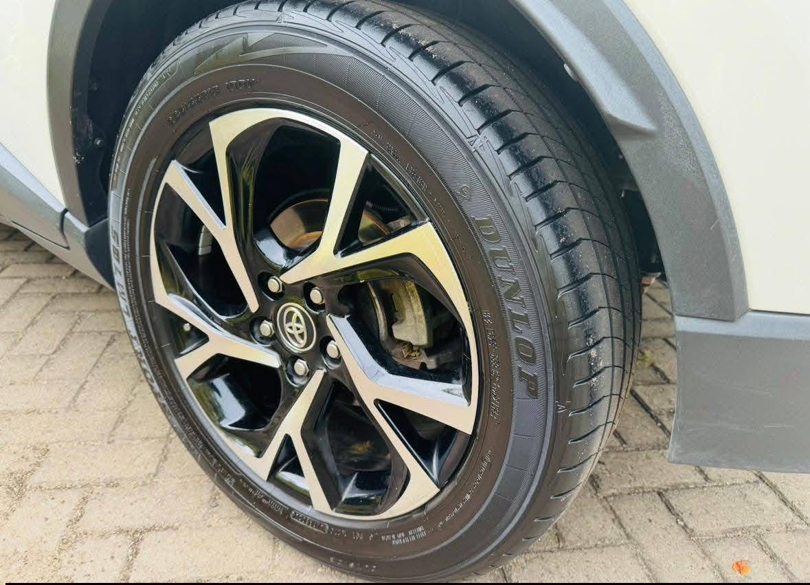 Toyota CHR 2017 - பயன்படுத்தப்பட்டது SUV sale in Sri Lanka - patpat.lk