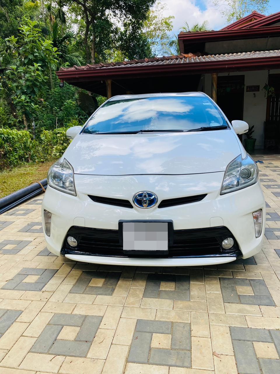 Toyota Prius 2013 - භාවිතා කරන ලද කාර් sale in Sri Lanka - patpat.lk