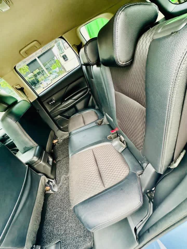 Mitsubishi Outlander 2017 - பயன்படுத்தப்பட்டது SUV sale in Sri Lanka - patpat.lk