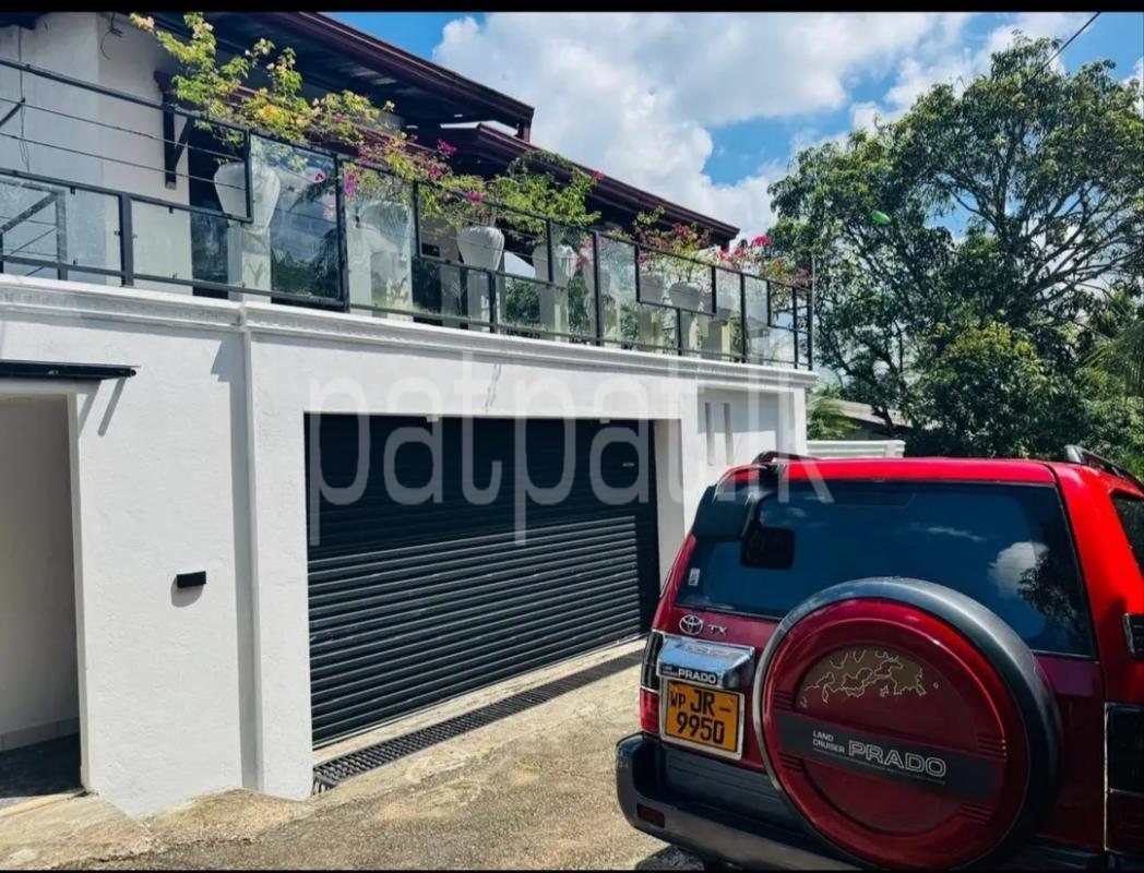 House for Sale in Kahathuduwa ads-image-1