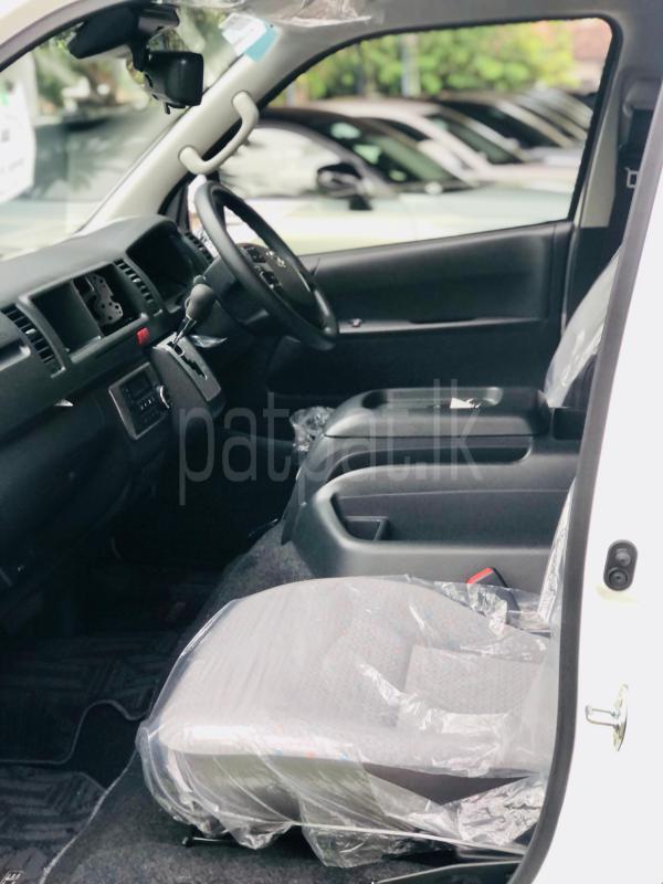 Toyota Hiace 2025 - අලුත් වෑන් රථය sale in Sri Lanka - patpat.lk