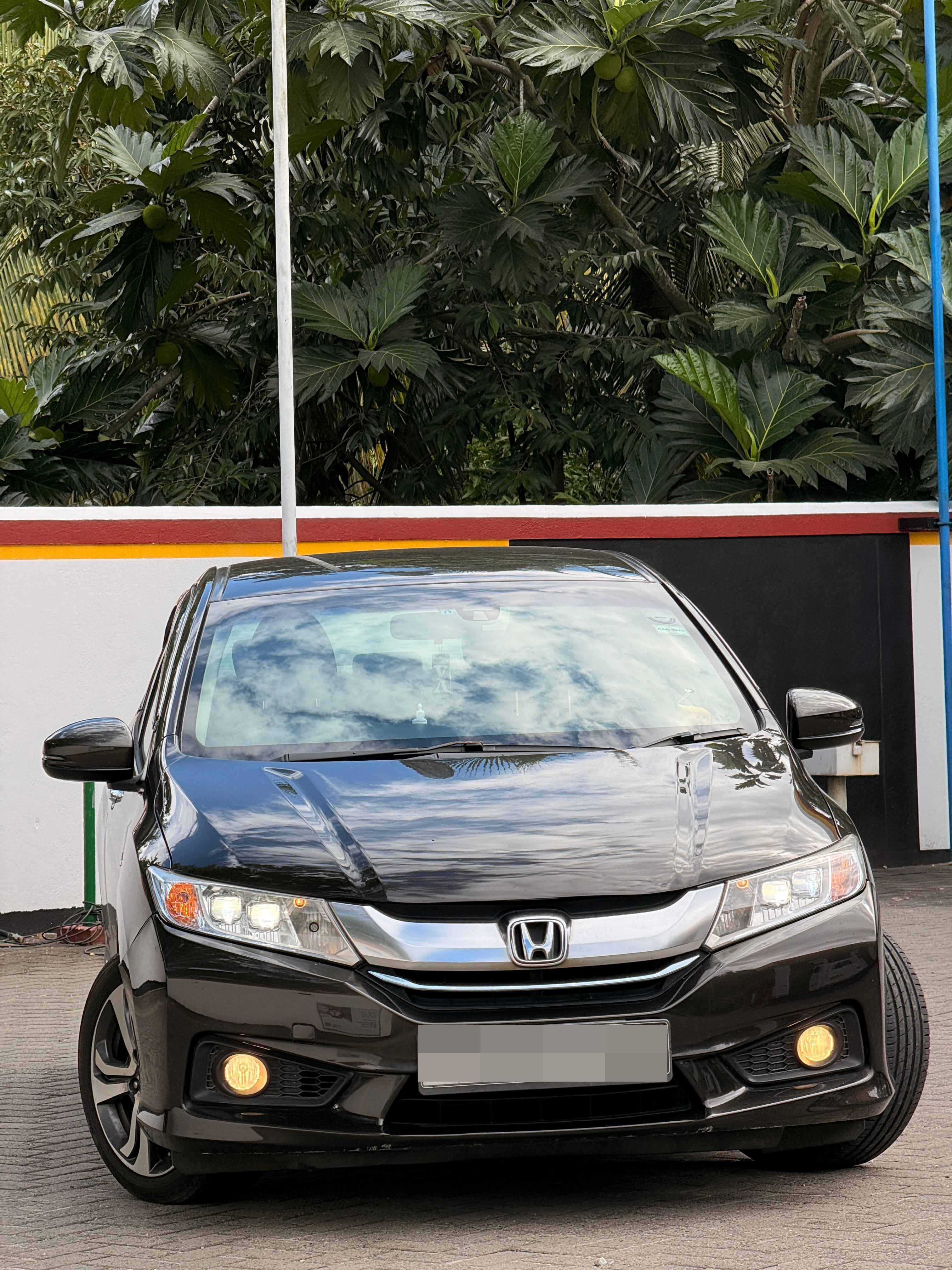 Honda Grace 2016 - பயன்படுத்தப்பட்டது கார் sale in Sri Lanka - patpat.lk