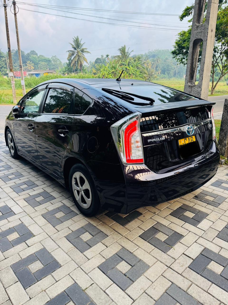 Toyota Prius 2012 - Used Car sale in Sri Lanka - patpat.lk