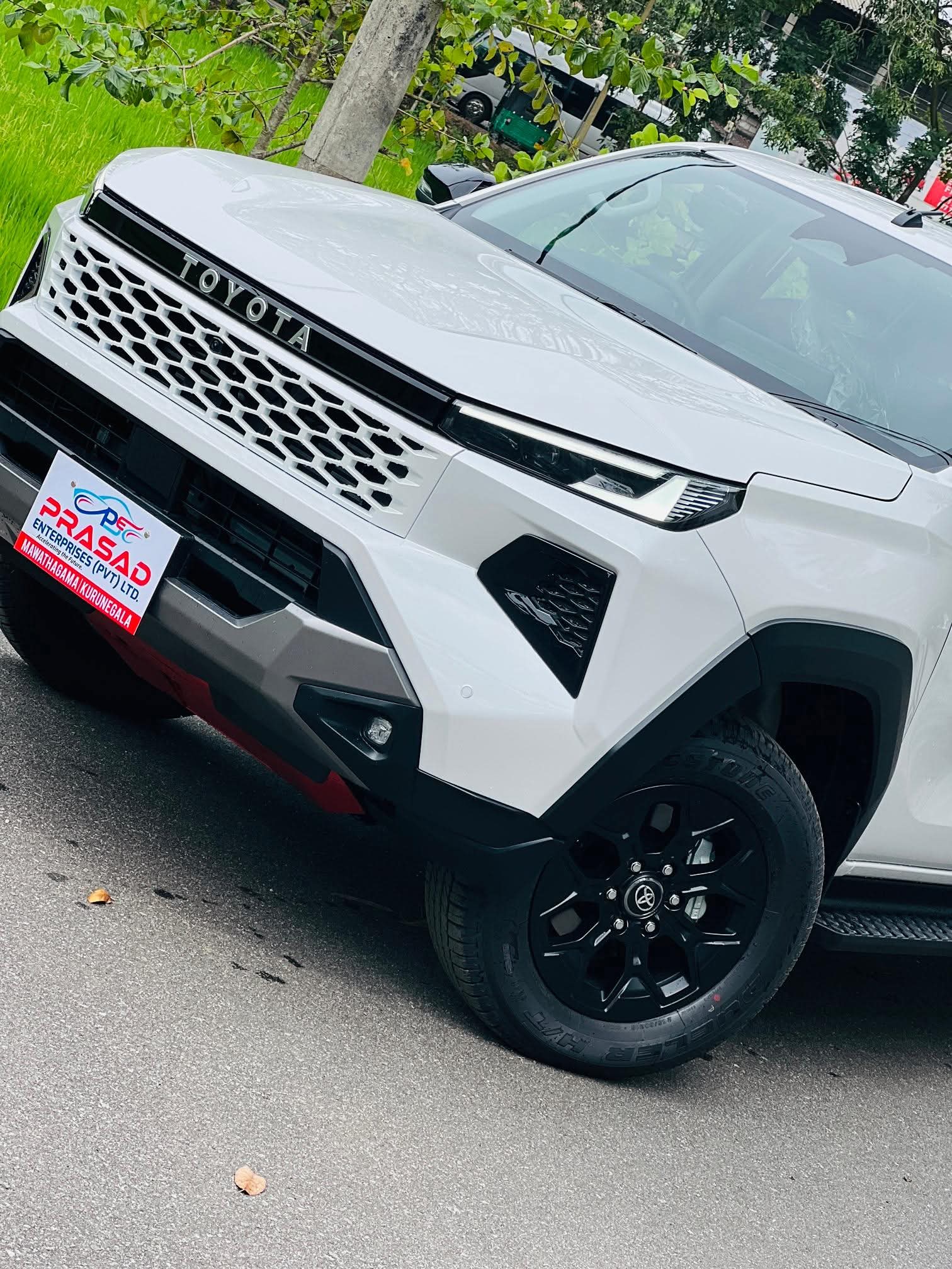 Toyota Hilux Travo Overland Plus 2025 - Brand New Pick-up  sale in Sri Lanka - patpat.lk