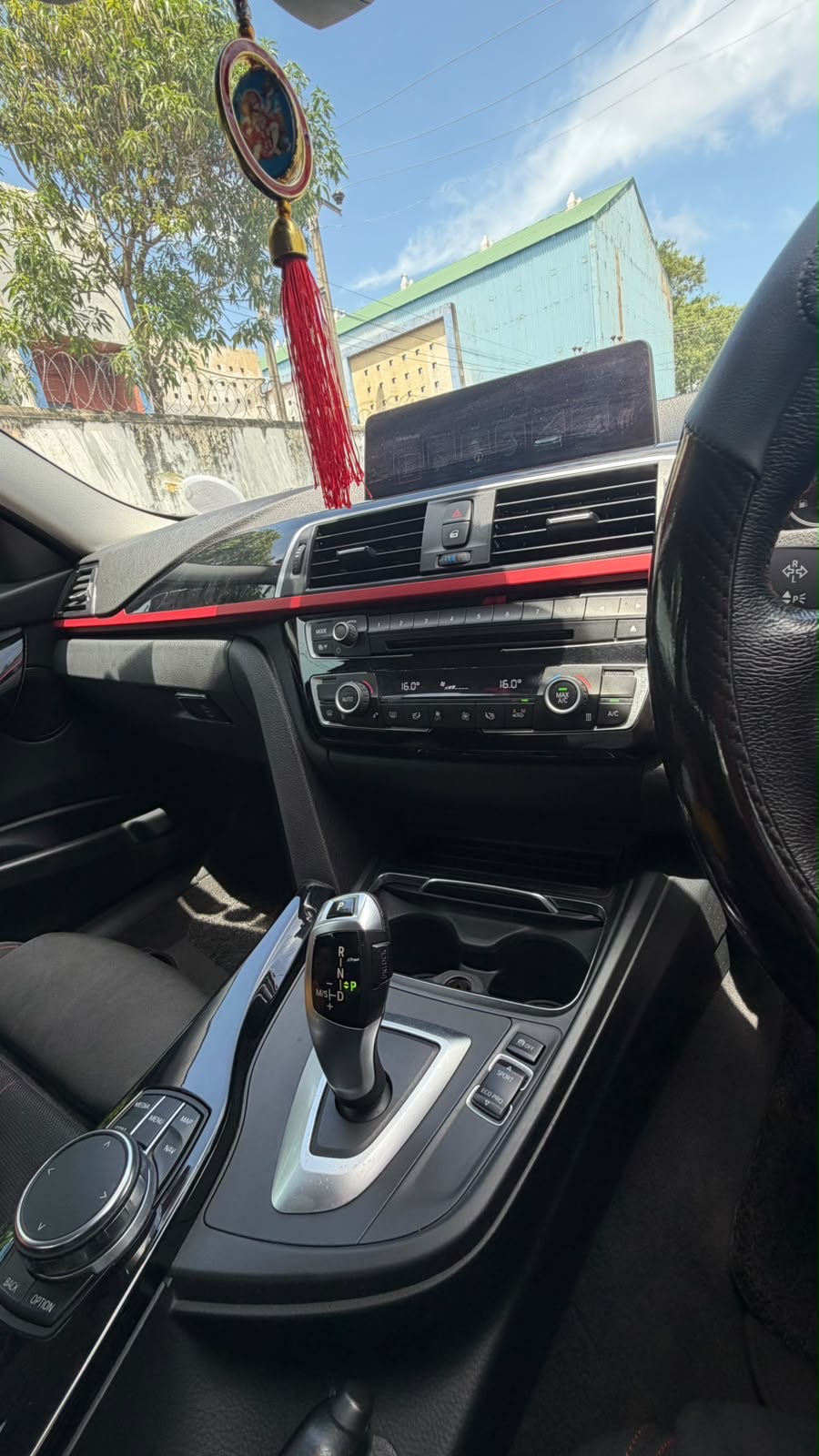 BMW 318i 2018 - பயன்படுத்தப்பட்டது கார் sale in Sri Lanka - patpat.lk