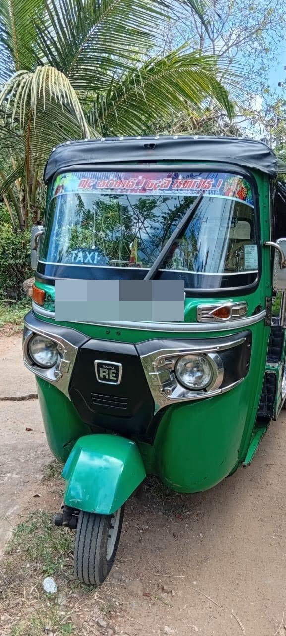 Bajaj Three Wheel 2015 ads-image-1