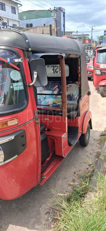Bajaj 4 stroke 2019 - பயன்படுத்தப்பட்டது முச்சக்கர வண்டி sale in Sri Lanka - patpat.lk