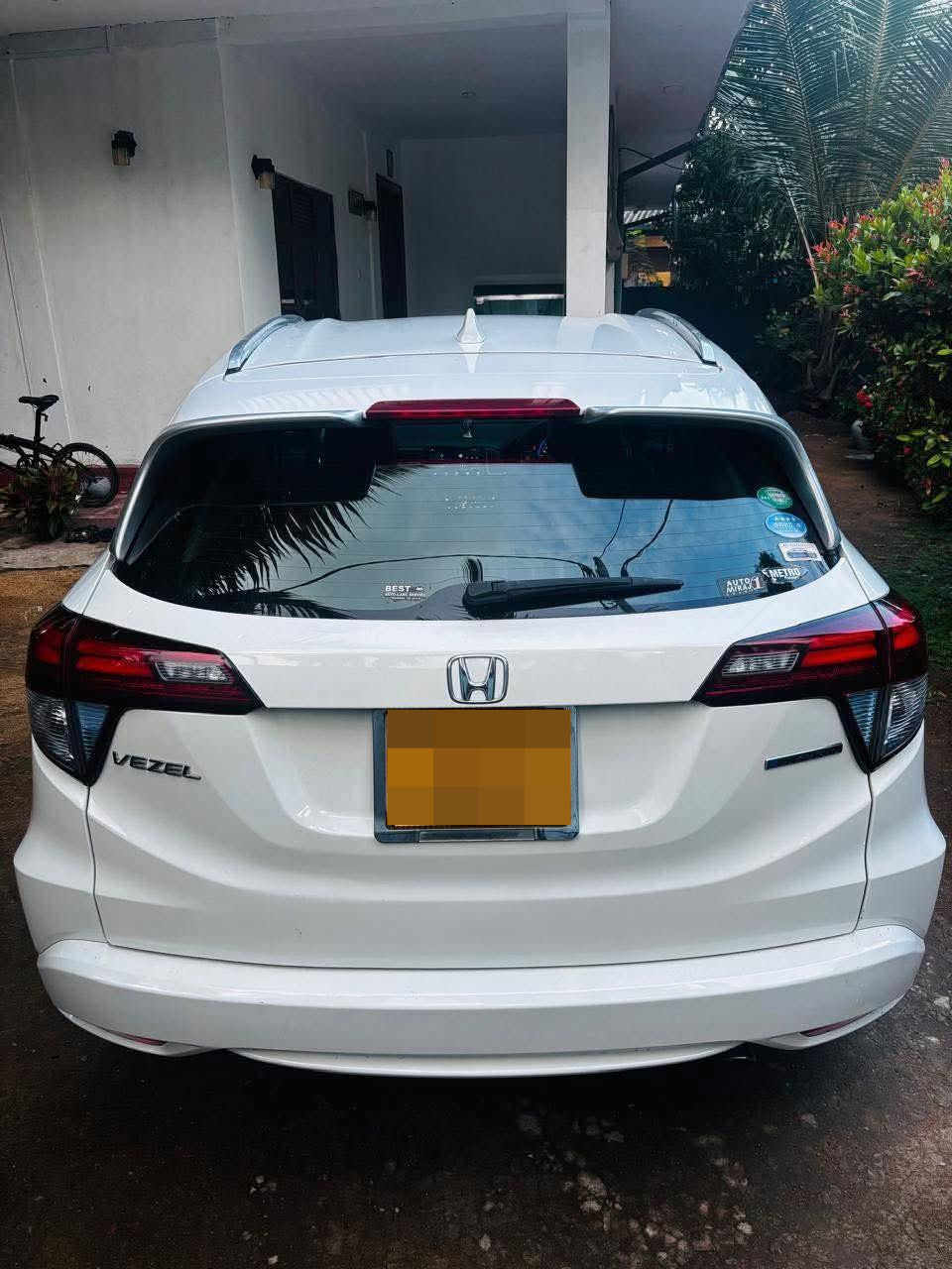 Honda Vezel 2014 - பயன்படுத்தப்பட்டது SUV sale in Sri Lanka - patpat.lk