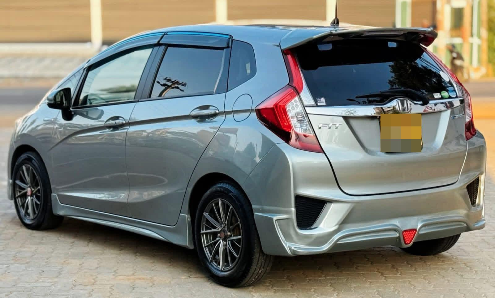 Honda Fit 2013 - භාවිතා කරන ලද කාර් sale in Sri Lanka - patpat.lk
