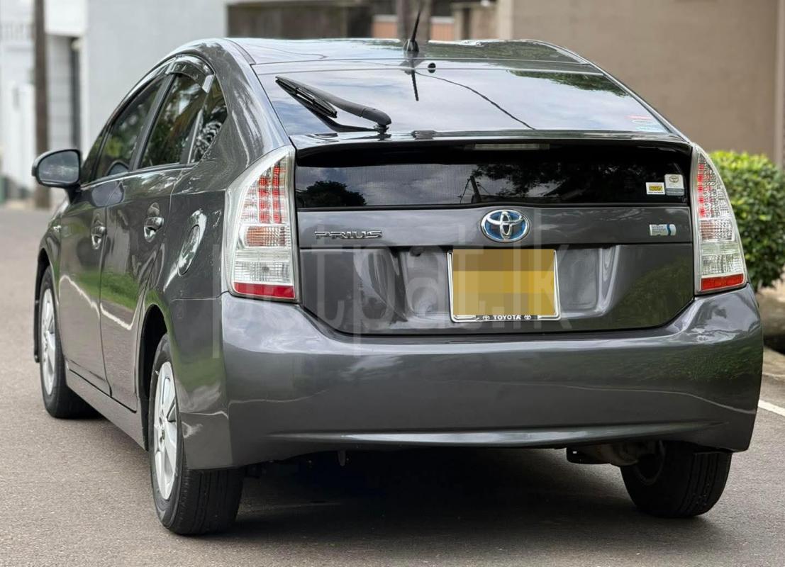 Toyota Prius 2011 - பயன்படுத்தப்பட்டது கார் sale in Sri Lanka - patpat.lk