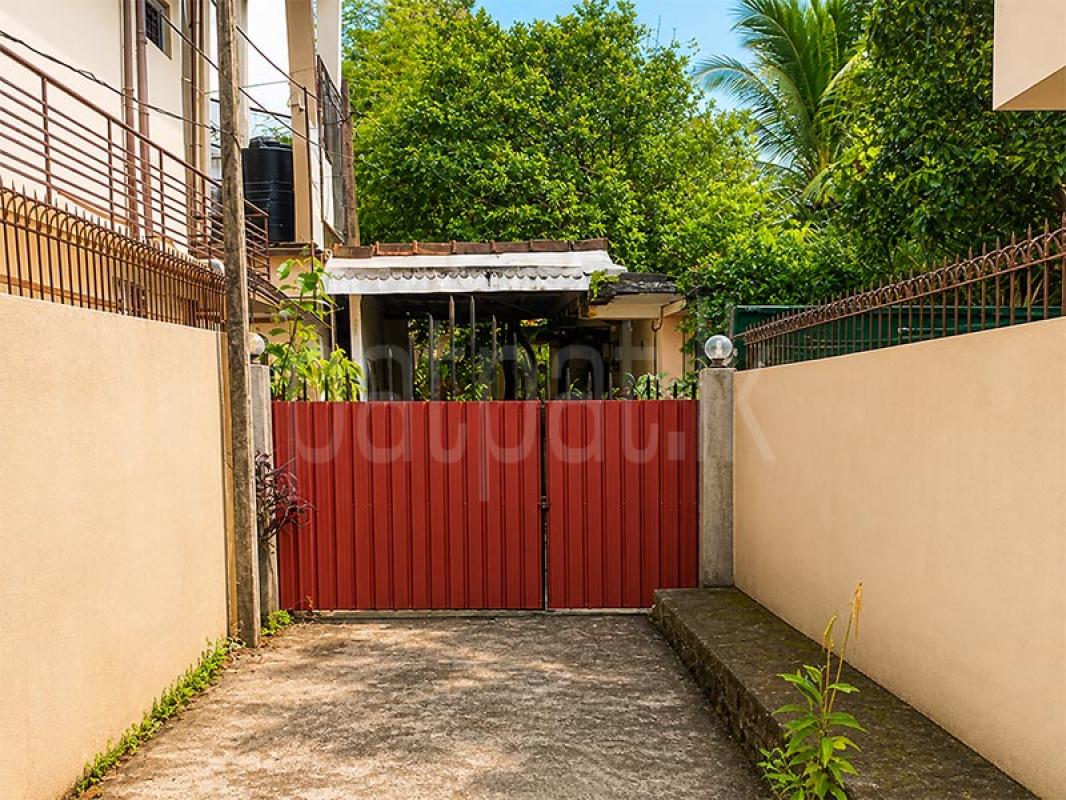 Commercial Land for Sale in Nawala