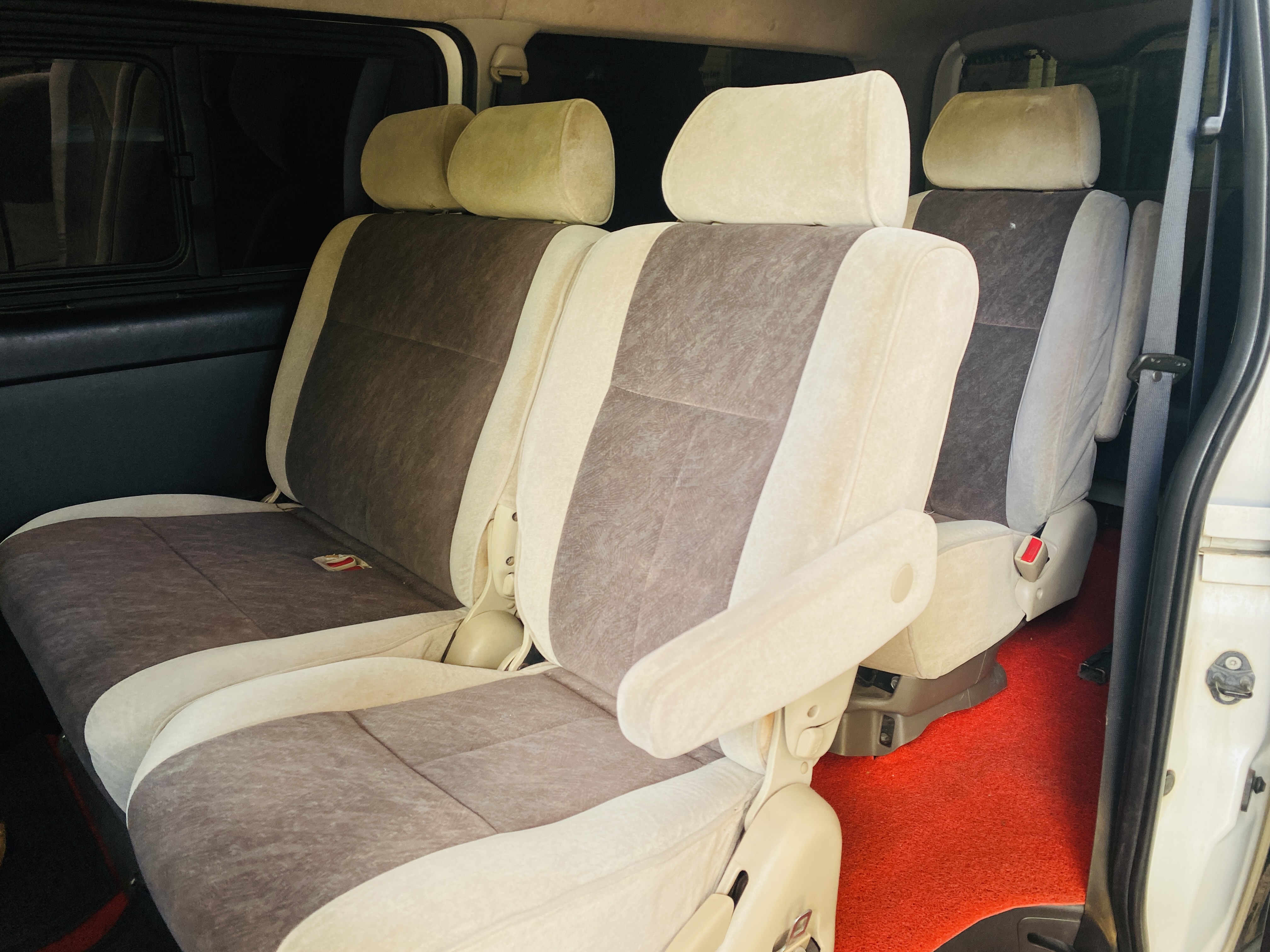 Toyota Hiace 2016 - பயன்படுத்தப்பட்டது வேன் sale in Sri Lanka - patpat.lk