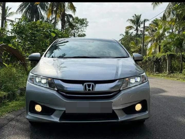 Honda Grace 2016 - பயன்படுத்தப்பட்டது கார் sale in Sri Lanka - patpat.lk
