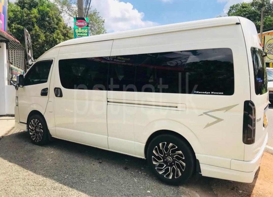 Toyota Hiace 2017 - பயன்படுத்தப்பட்டது வேன் sale in Sri Lanka - patpat.lk