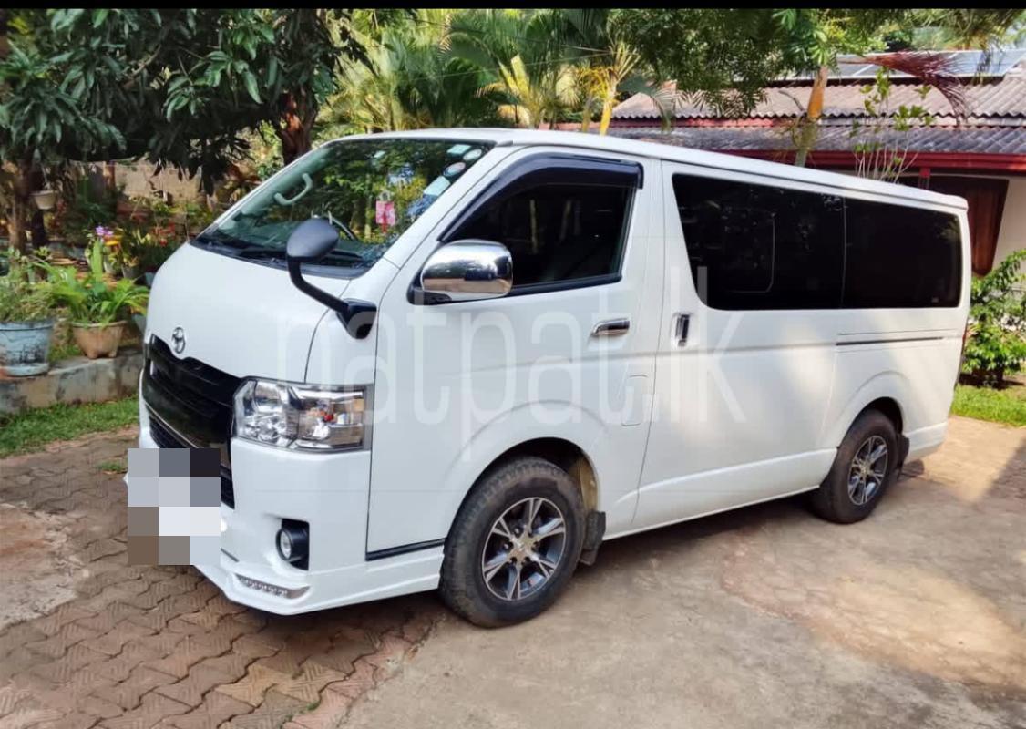 Toyota Hiace 2017 - பயன்படுத்தப்பட்டது வேன் sale in Sri Lanka - patpat.lk