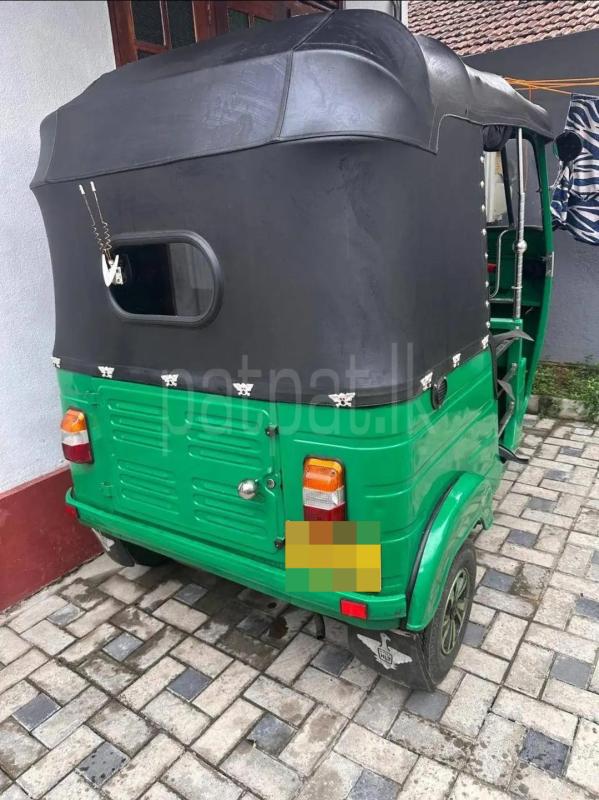 Bajaj Three Wheel 2004 - භාවිතා කරන ලද ත්‍රිරෝද රථය sale in Sri Lanka - patpat.lk