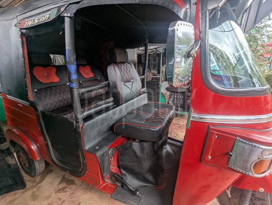 Bajaj Three Wheel 2013 - භාවිතා කරන ලද ත්‍රිරෝද රථය sale in Sri Lanka - patpat.lk