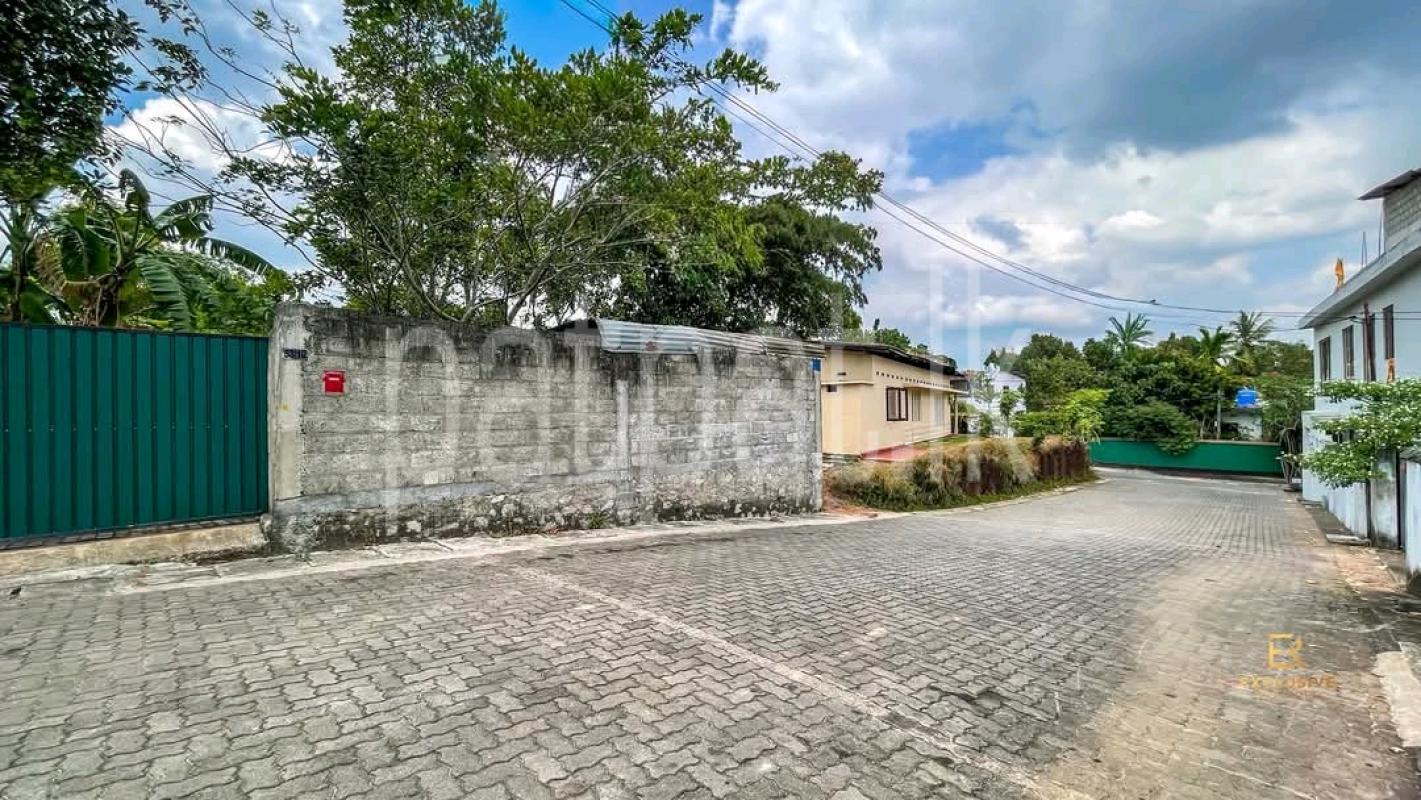 Residential Land for Sale in Kelaniya