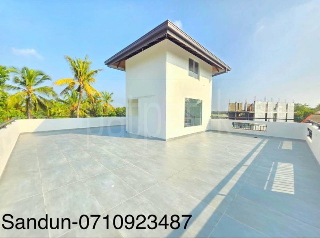 House for Sale in Boralesgamuwa