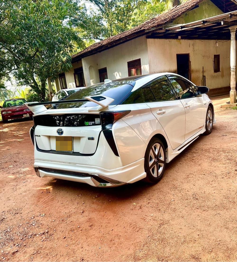 Toyota Prius 2016 - භාවිතා කරන ලද කාර් sale in Sri Lanka - patpat.lk
