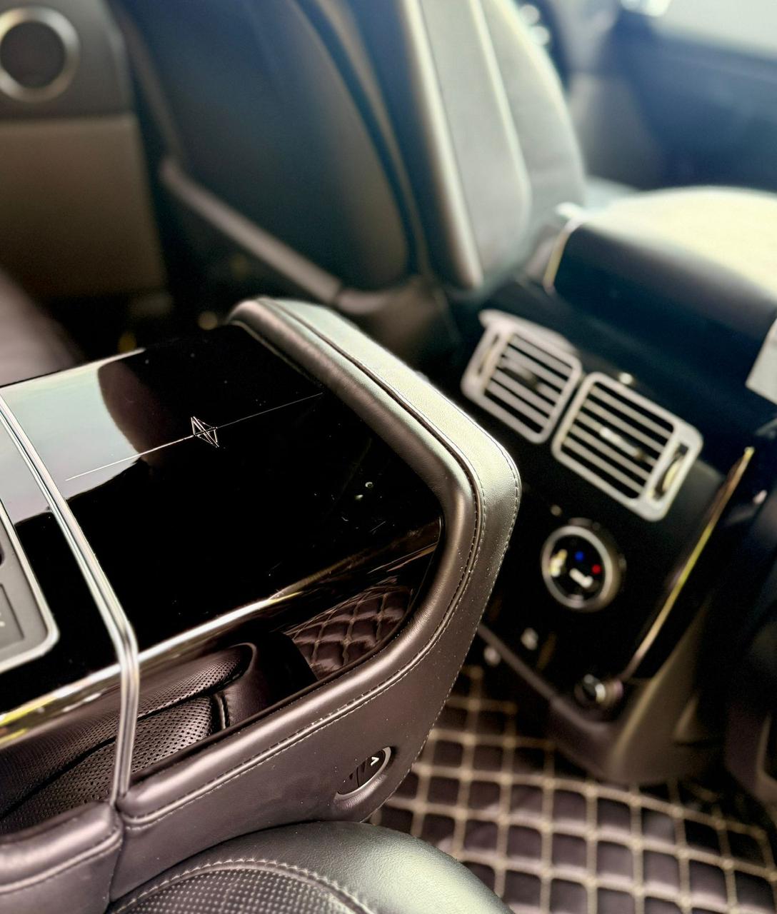 Rover Range Rover 2018 - භාවිතා කරන ලද SUV රථය sale in Sri Lanka - patpat.lk