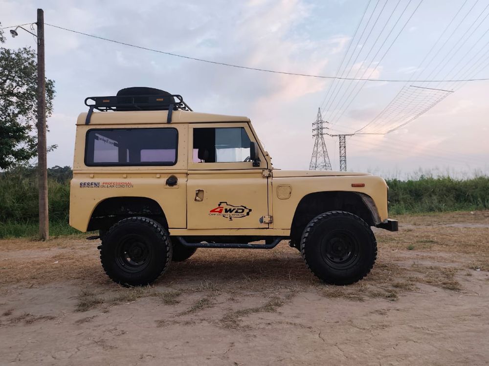 Land Rover Defender 1998 - பயன்படுத்தப்பட்டது SUV sale in Sri Lanka - patpat.lk