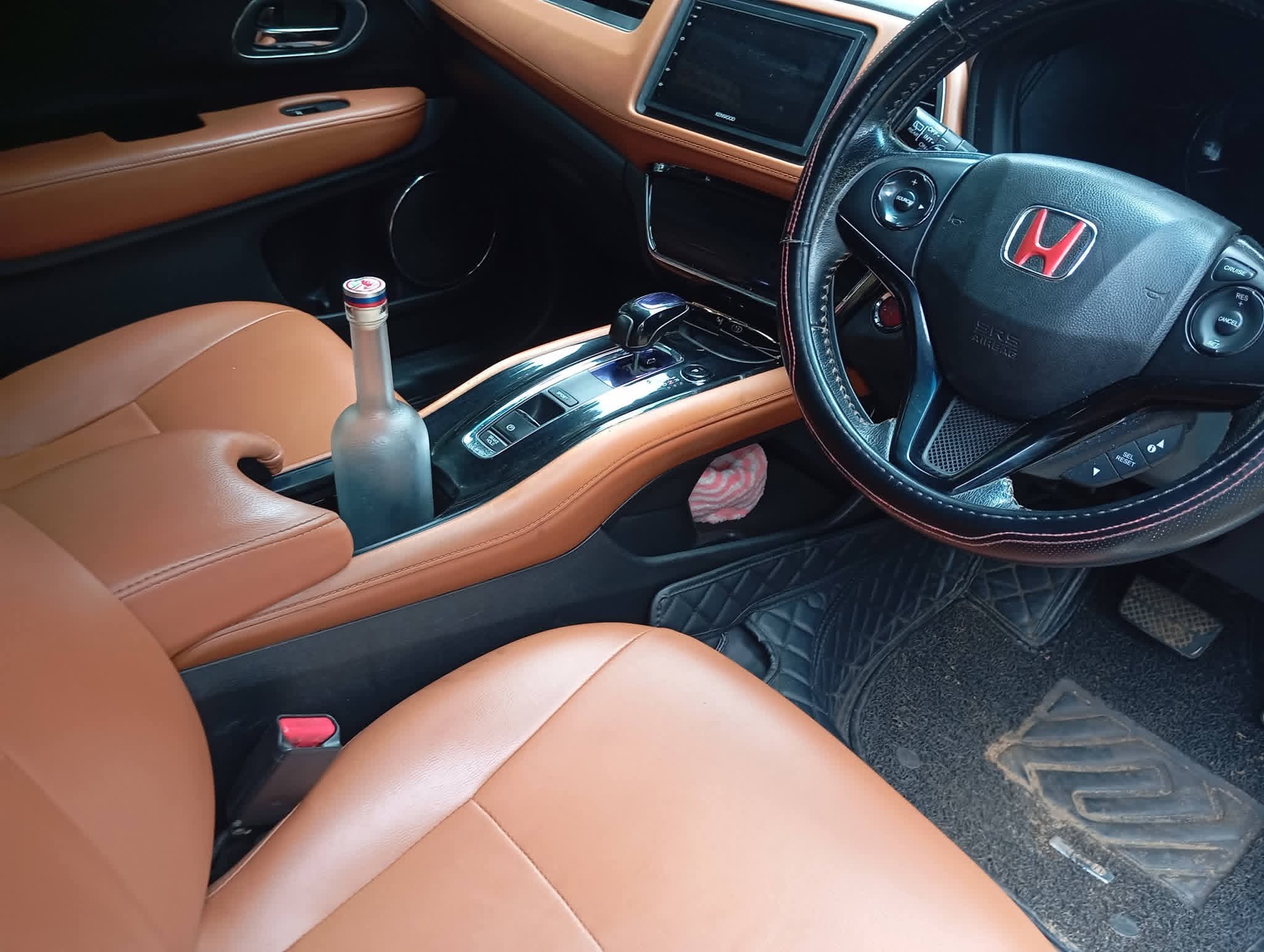 Honda Vezel 2015 - பயன்படுத்தப்பட்டது SUV sale in Sri Lanka - patpat.lk
