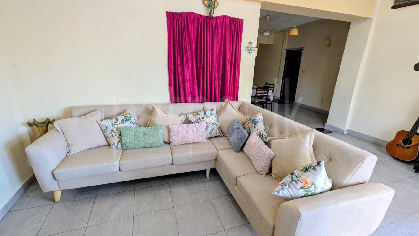 DAMRO Sofa Set for Sale