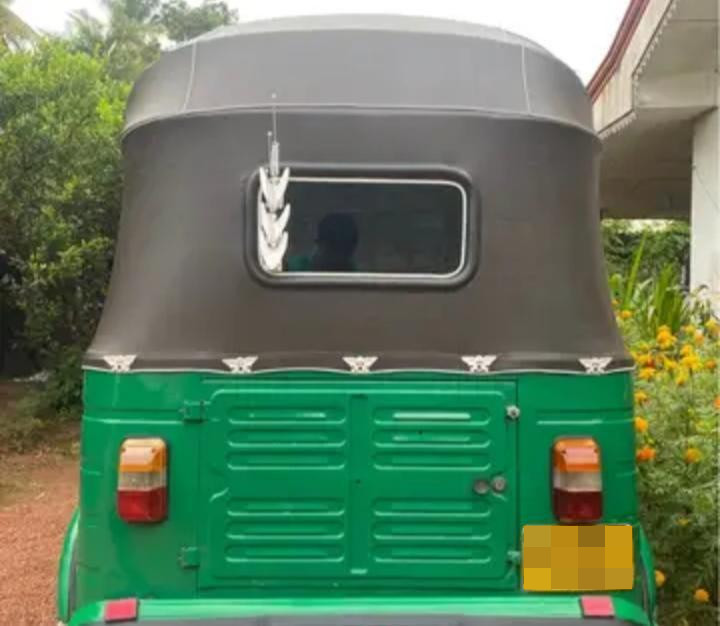 Bajaj 2 stroke 2004 - Used Three wheeler sale in Sri Lanka - patpat.lk