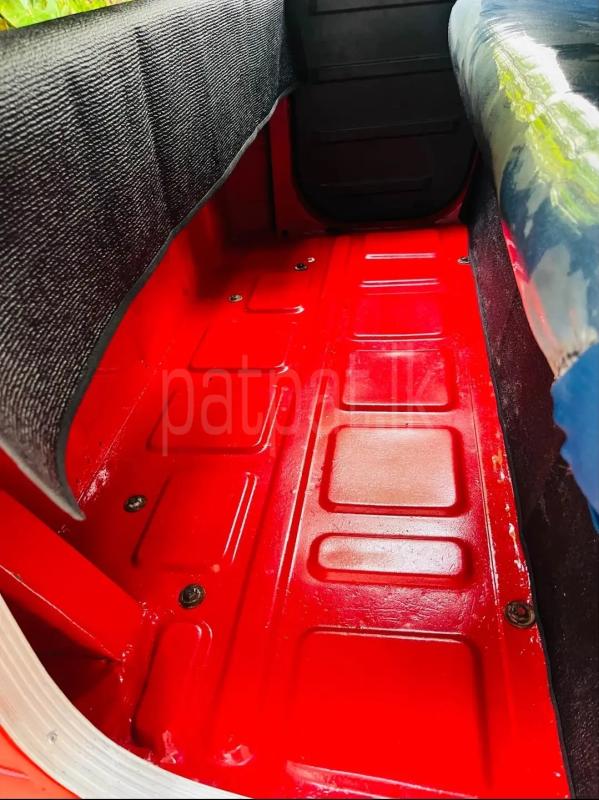 Bajaj Three Wheel 2006 - பயன்படுத்தப்பட்டது முச்சக்கர வண்டி sale in Sri Lanka - patpat.lk