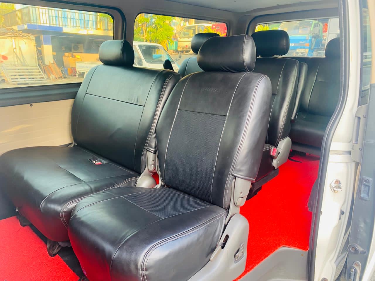 Toyota Hiace 2006 - Reconditioned Van sale in Sri Lanka - patpat.lk