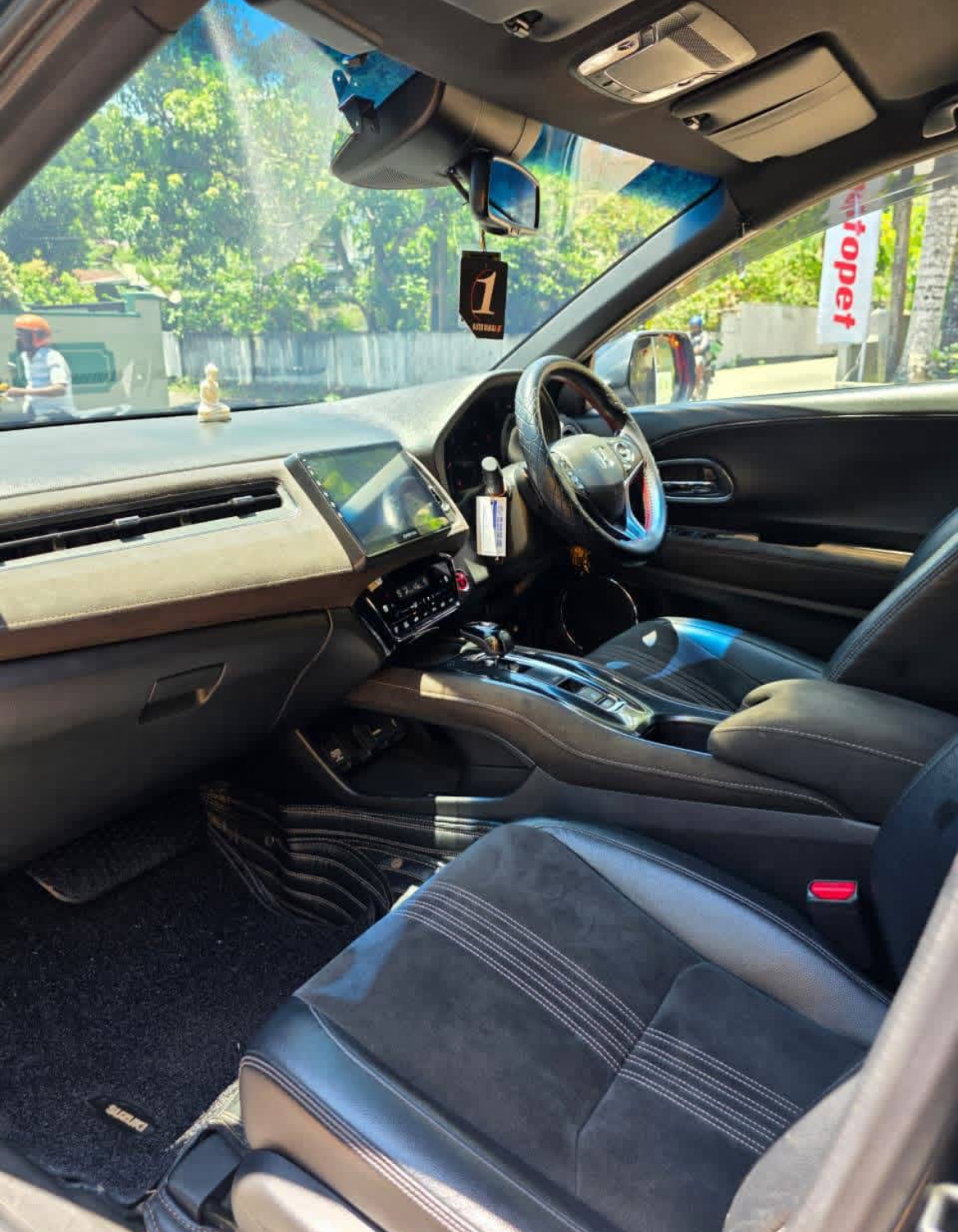 Honda Vezel 2018 - பயன்படுத்தப்பட்டது SUV sale in Sri Lanka - patpat.lk