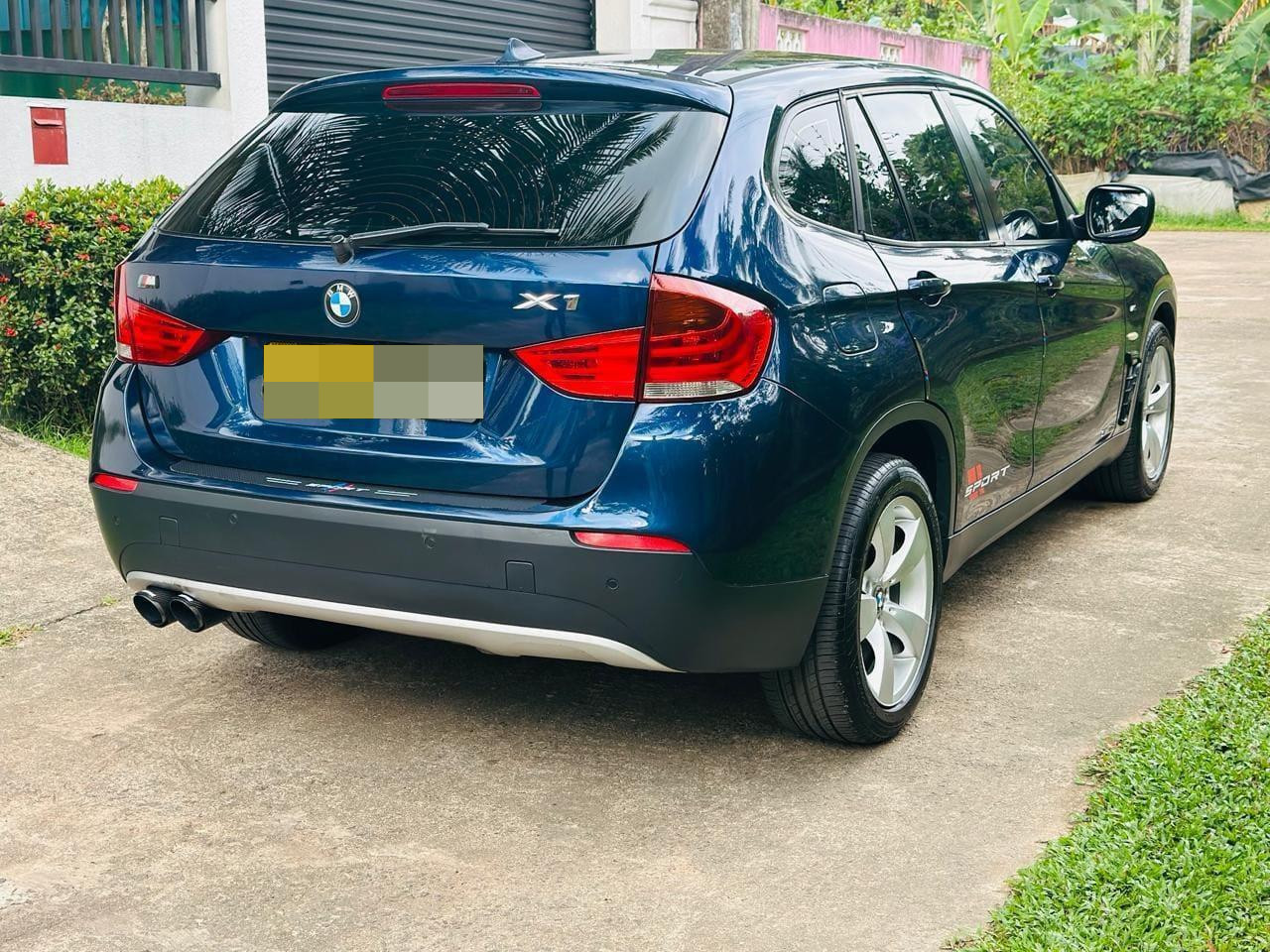 BMW X1-PETROL 2011 - பயன்படுத்தப்பட்டது SUV sale in Sri Lanka - patpat.lk