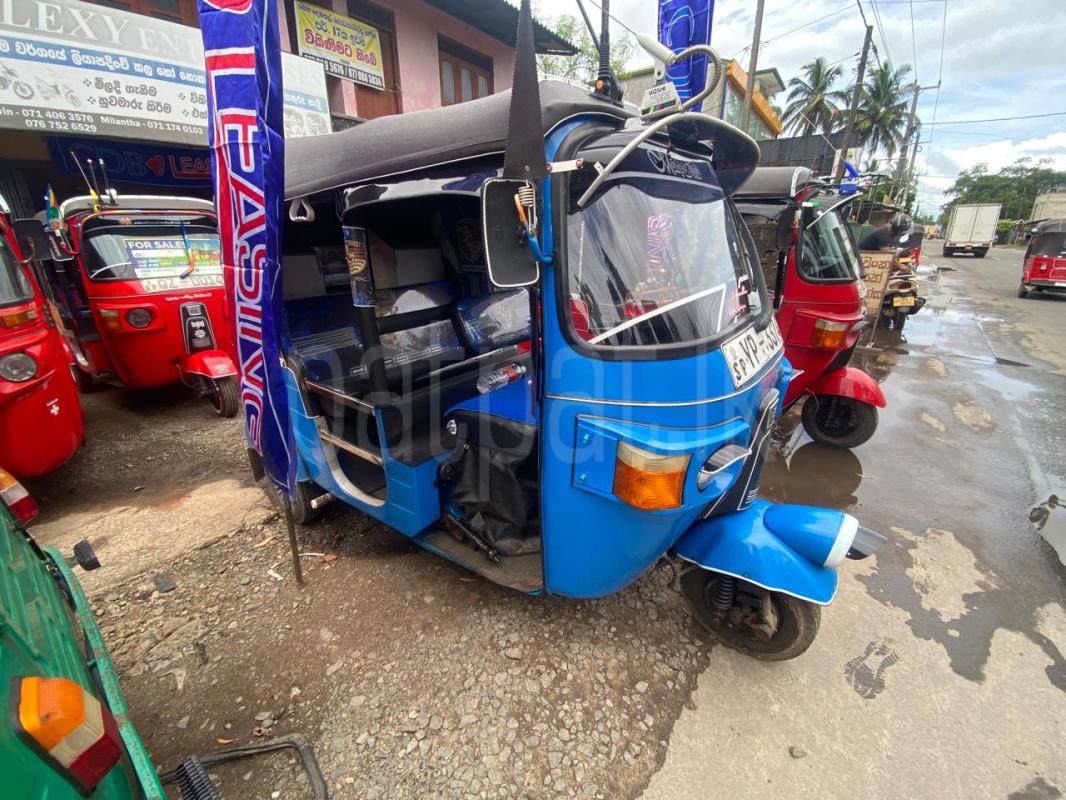 Bajaj 4 stroke 2011 - பயன்படுத்தப்பட்டது முச்சக்கர வண்டி sale in Sri Lanka - patpat.lk