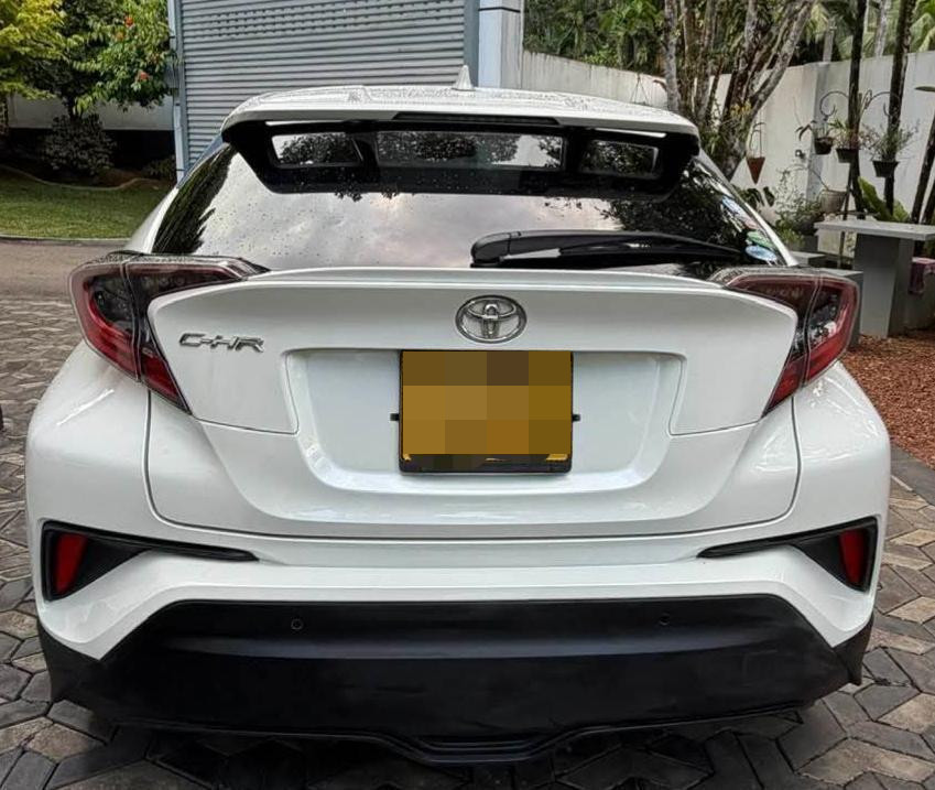 Toyota CHR 2017 - பயன்படுத்தப்பட்டது SUV sale in Sri Lanka - patpat.lk