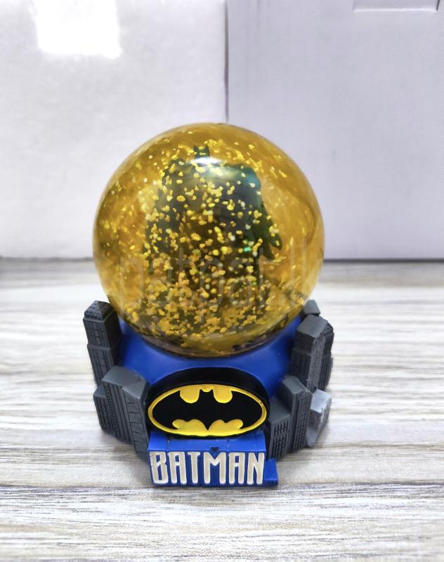 Batman Snow Globe