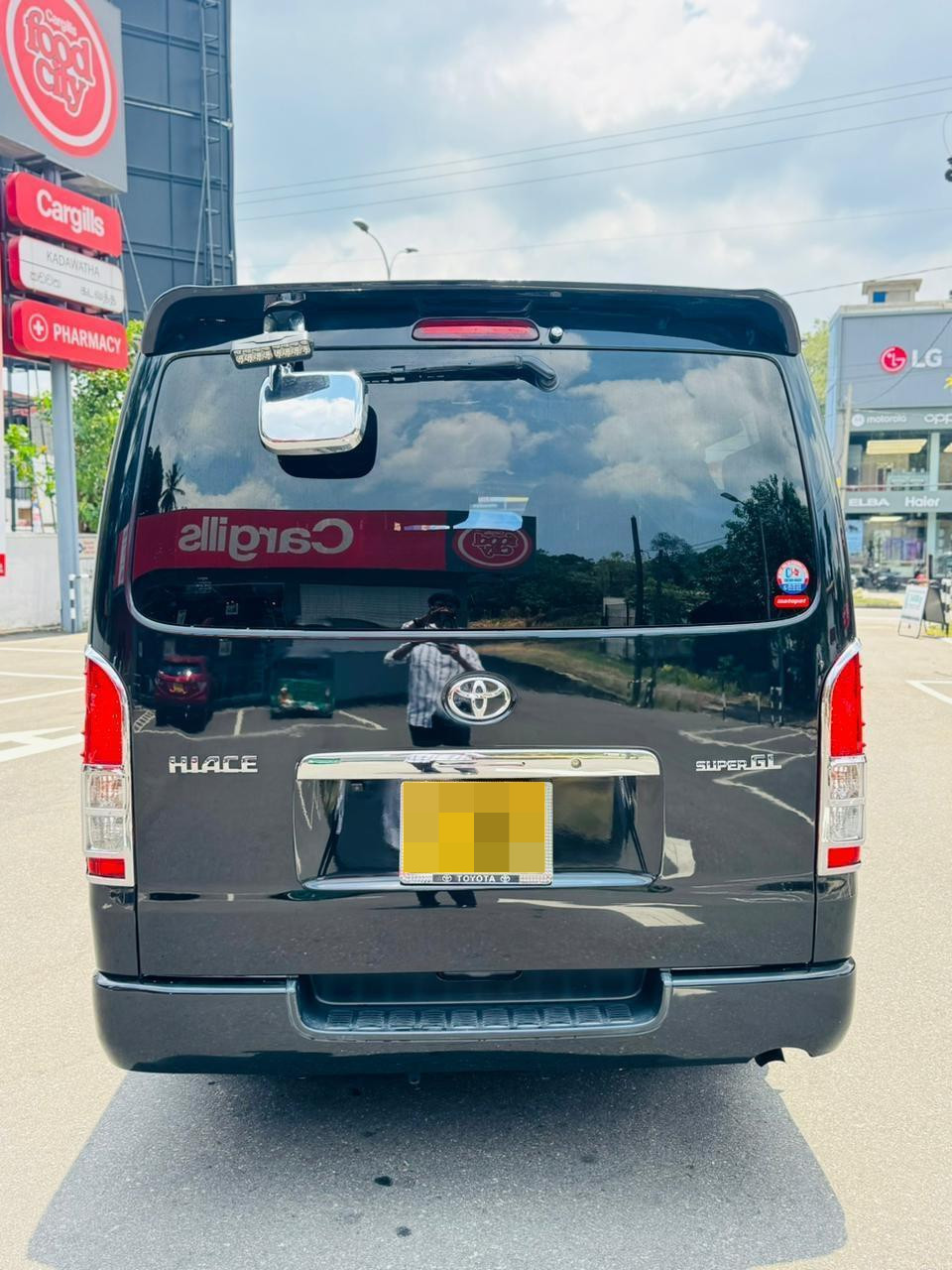 Toyota Hiace 2015 - Used Van sale in Sri Lanka - patpat.lk