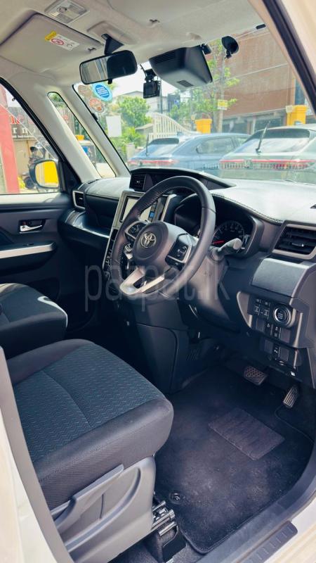Toyota Roomy 2023 - மறுசீரமைக்கப்பட்டது வேன் sale in Sri Lanka - patpat.lk